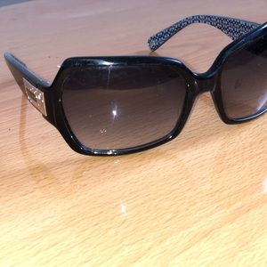 Glamorous Coach sunglasses,discount for scratches